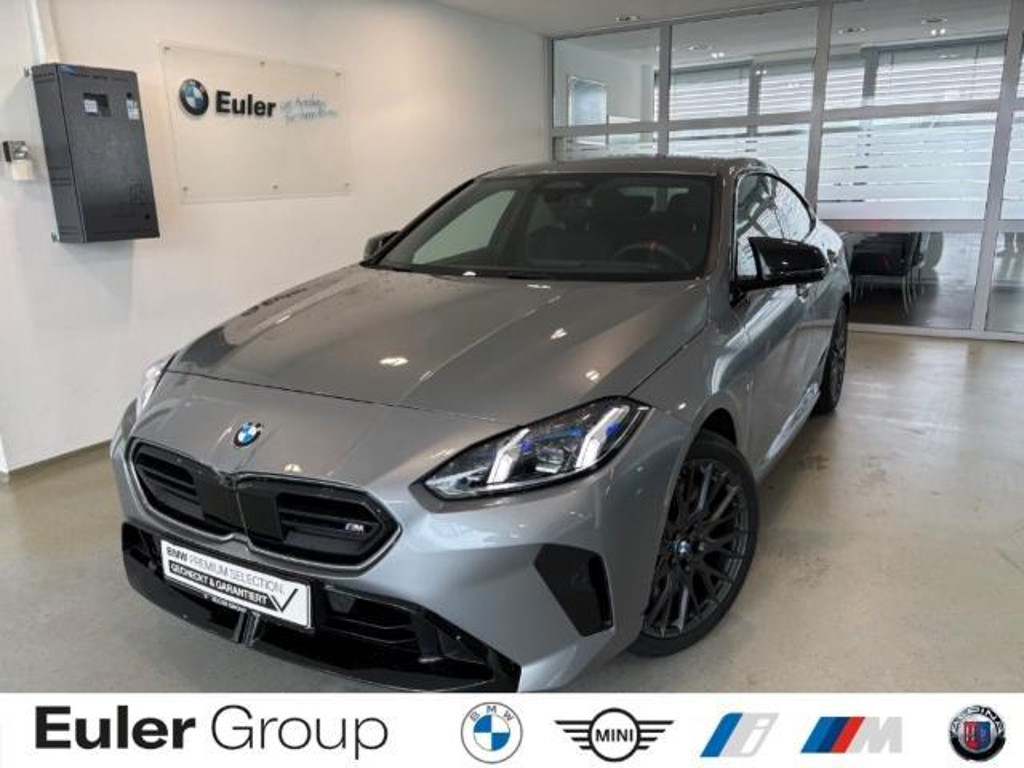 BMW M235