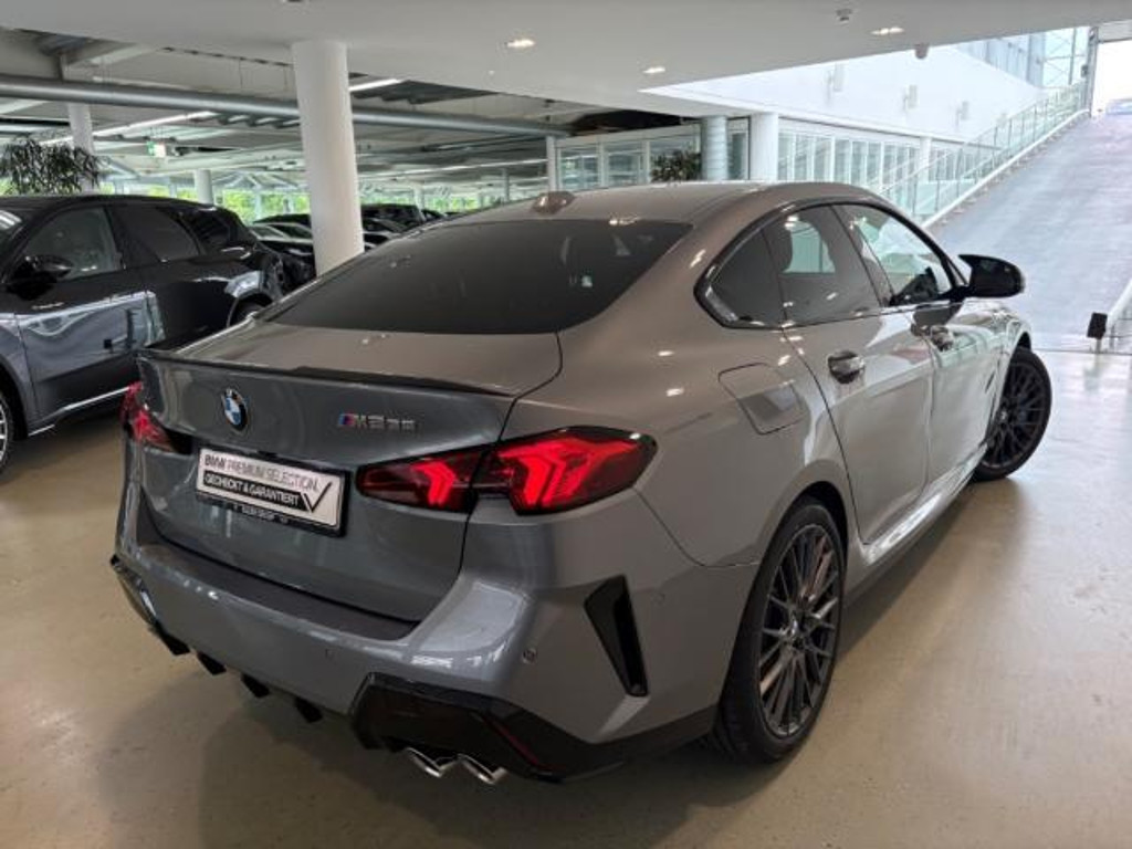 BMW M235