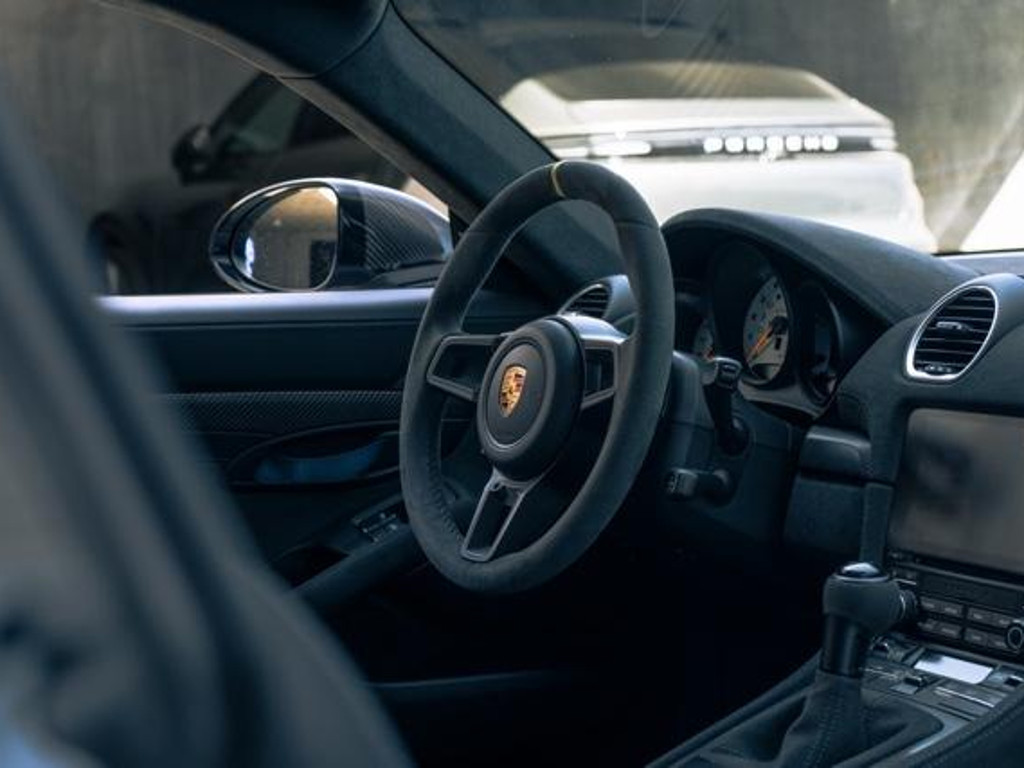 Porsche Cayman