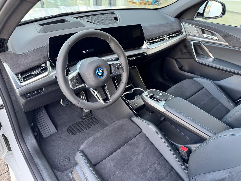 BMW iX2