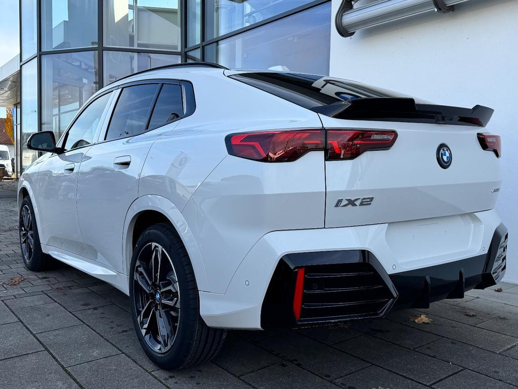 BMW iX2