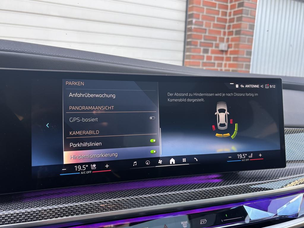 BMW i7