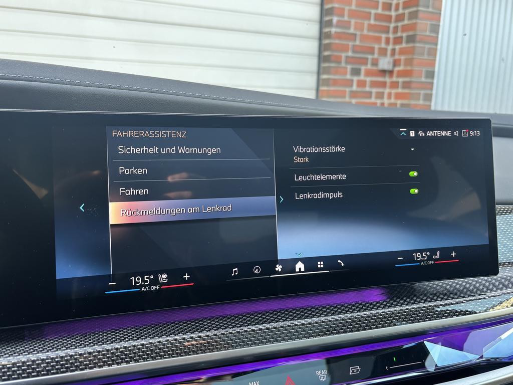 BMW i7