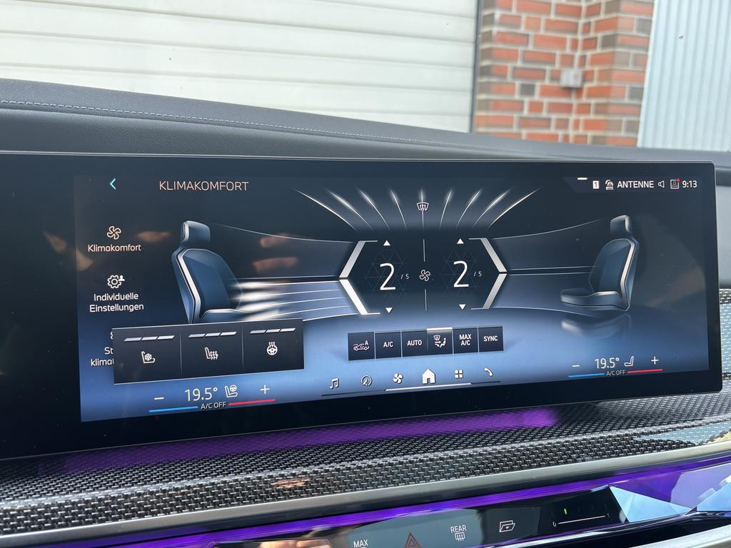 BMW i7