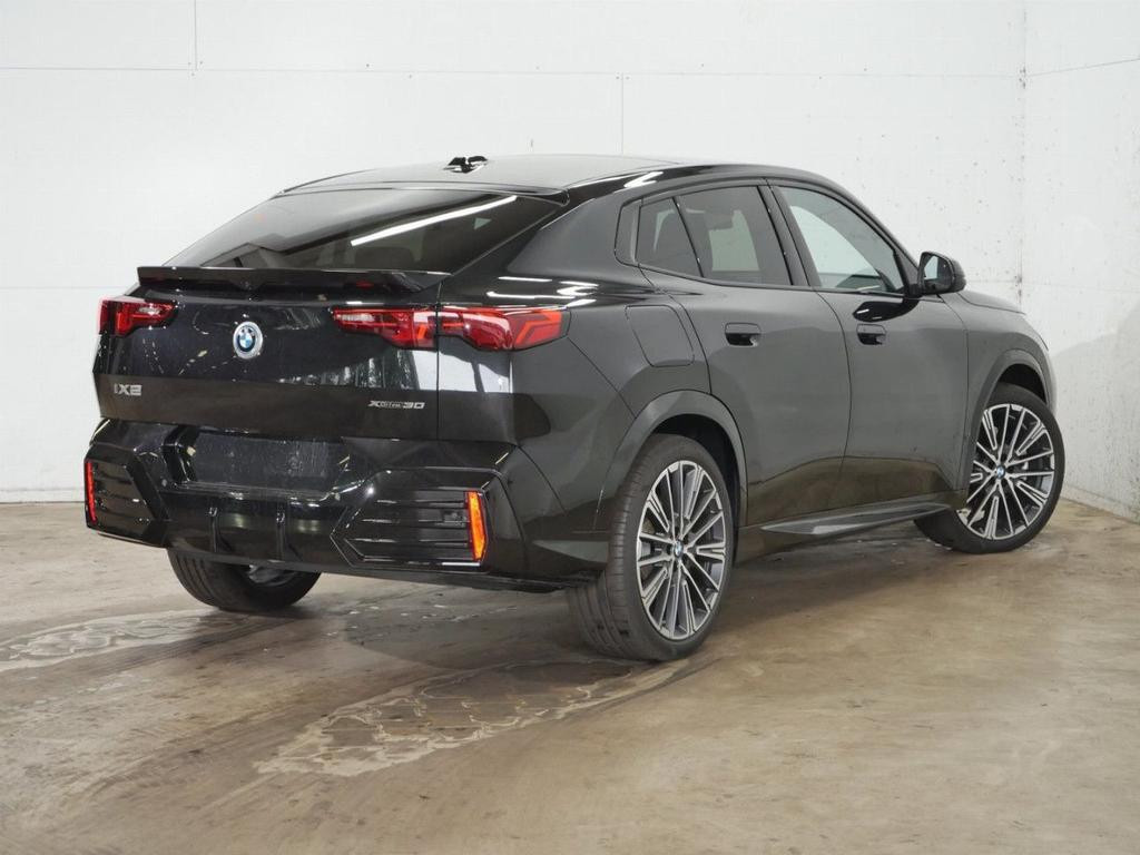 BMW iX2