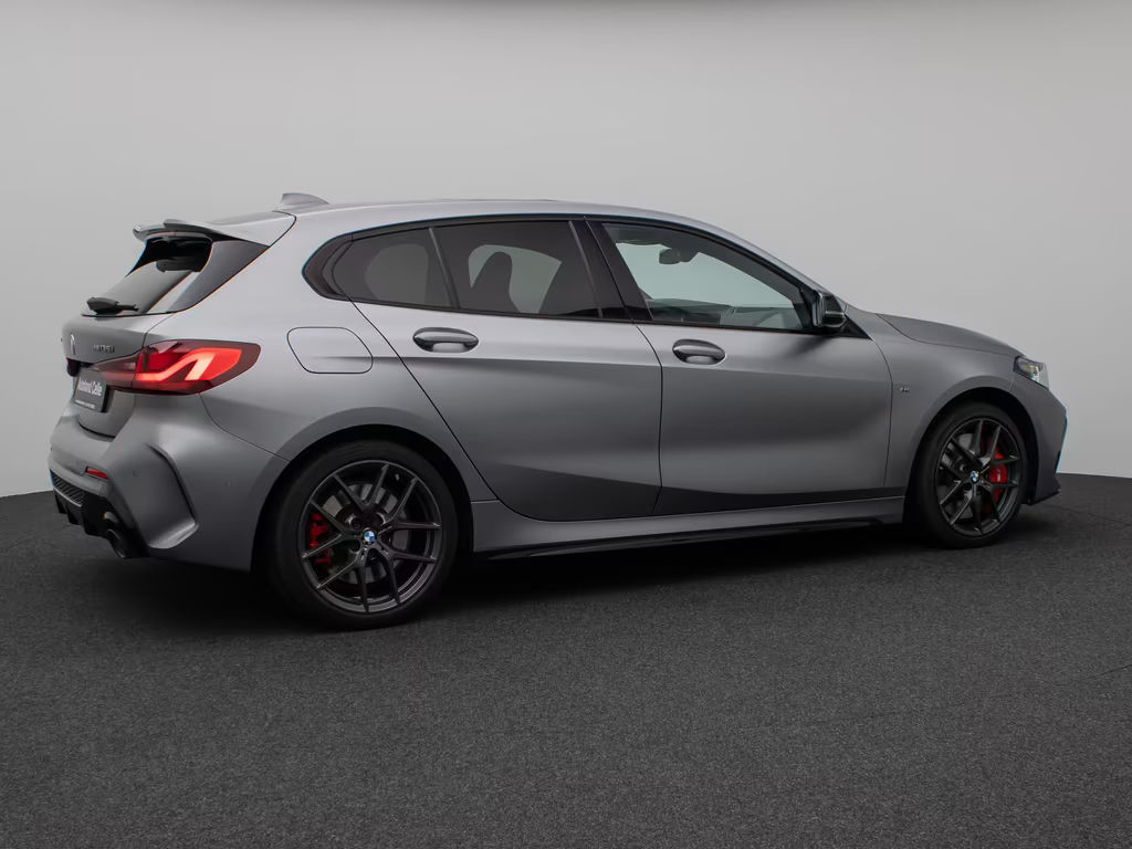 BMW 1 Serie 135 xDrive Comfort pakket Sedan 135i