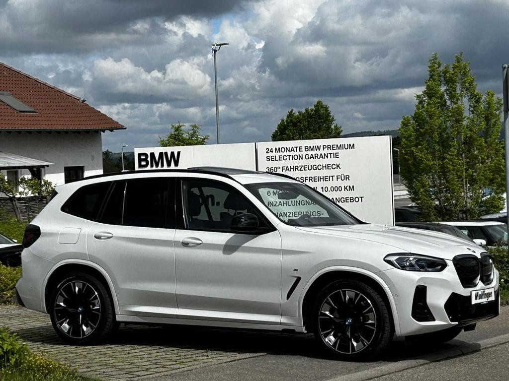 BMW iX3