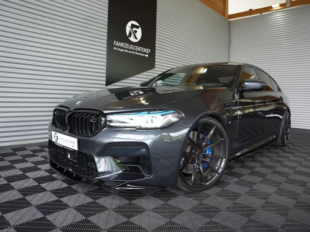 BMW M5 xDrive Sedan