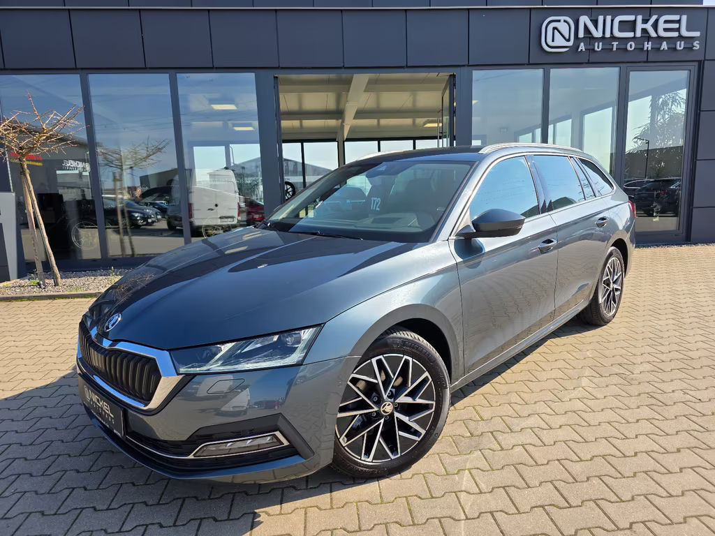 Skoda Octavia First Edition*HuD*Kamera*Leder*VOLL*
