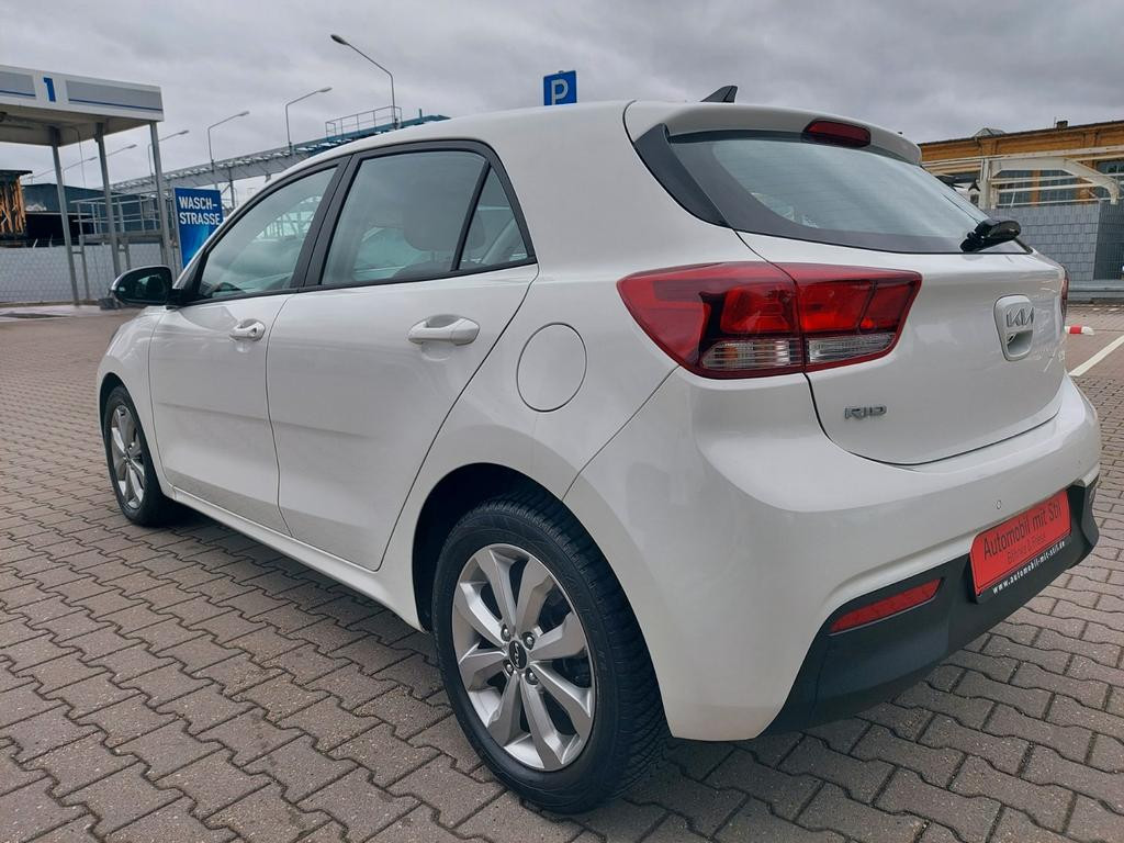 Kia Rio Vision