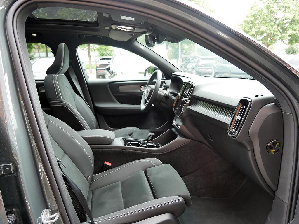 Volvo EX40