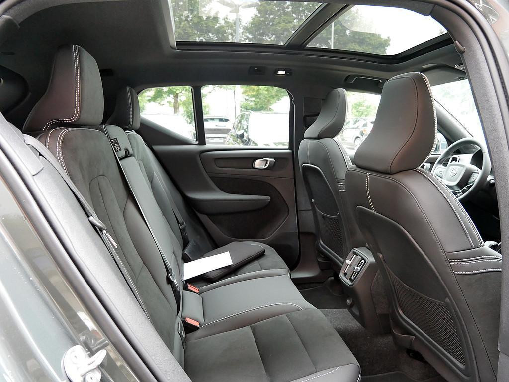 Volvo EX40
