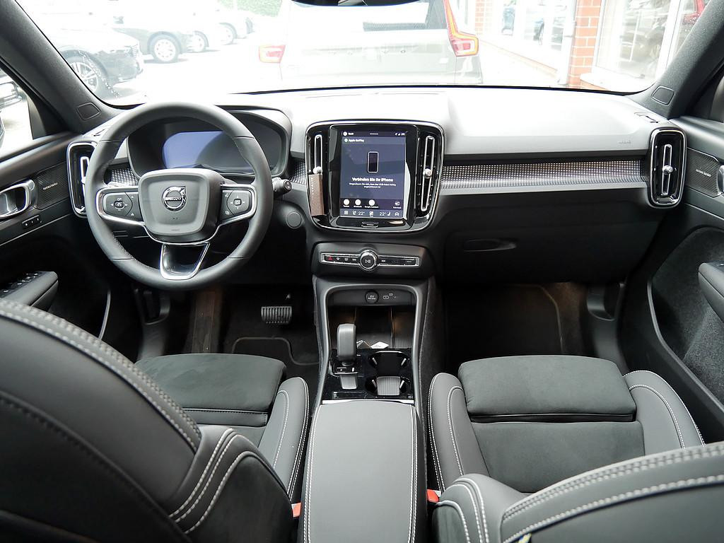 Volvo EX40