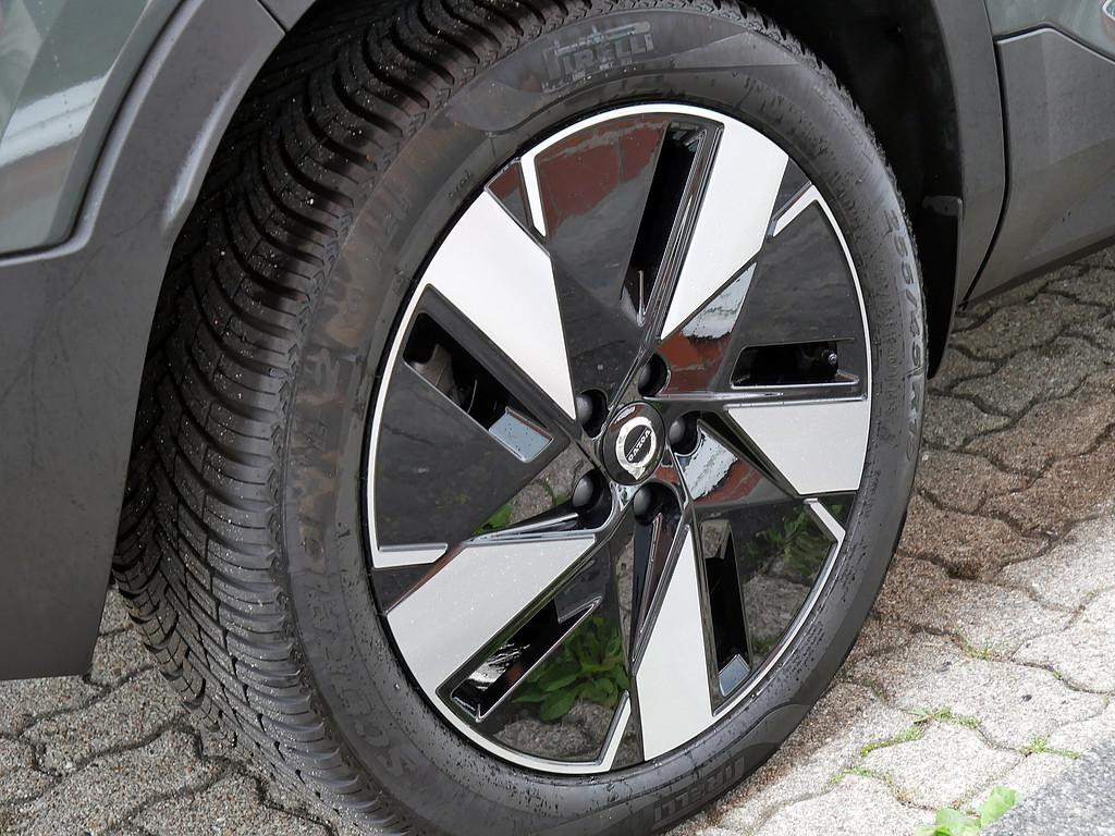 Volvo EX40