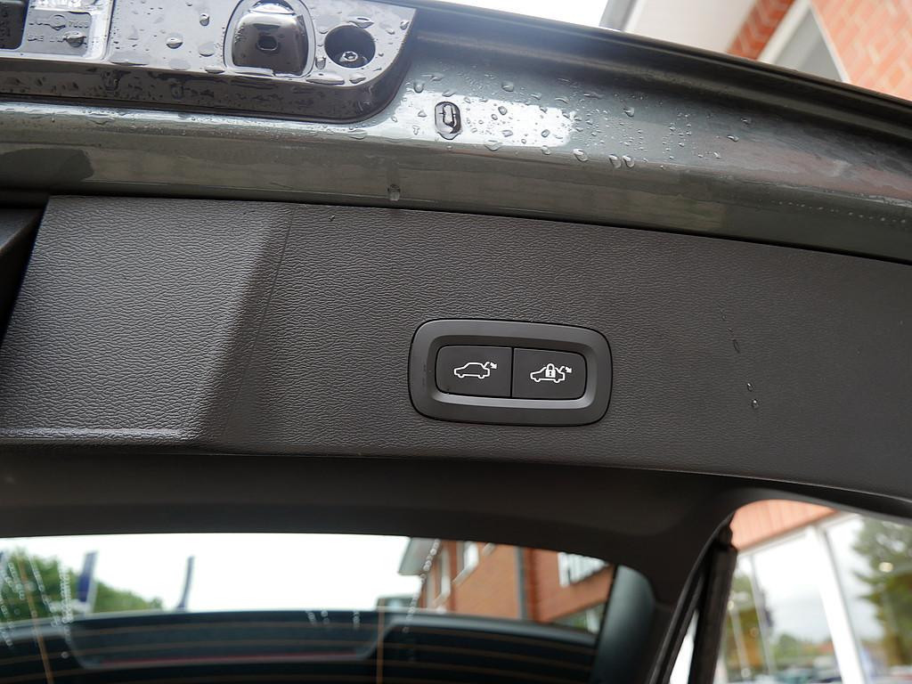 Volvo EX40