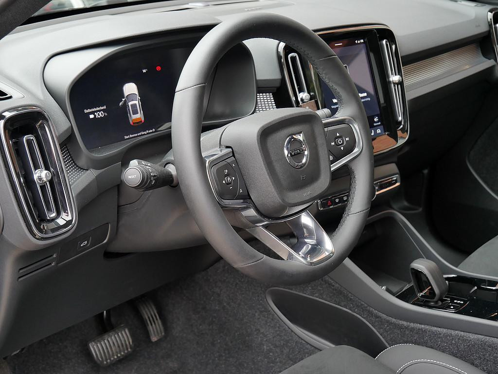 Volvo EX40