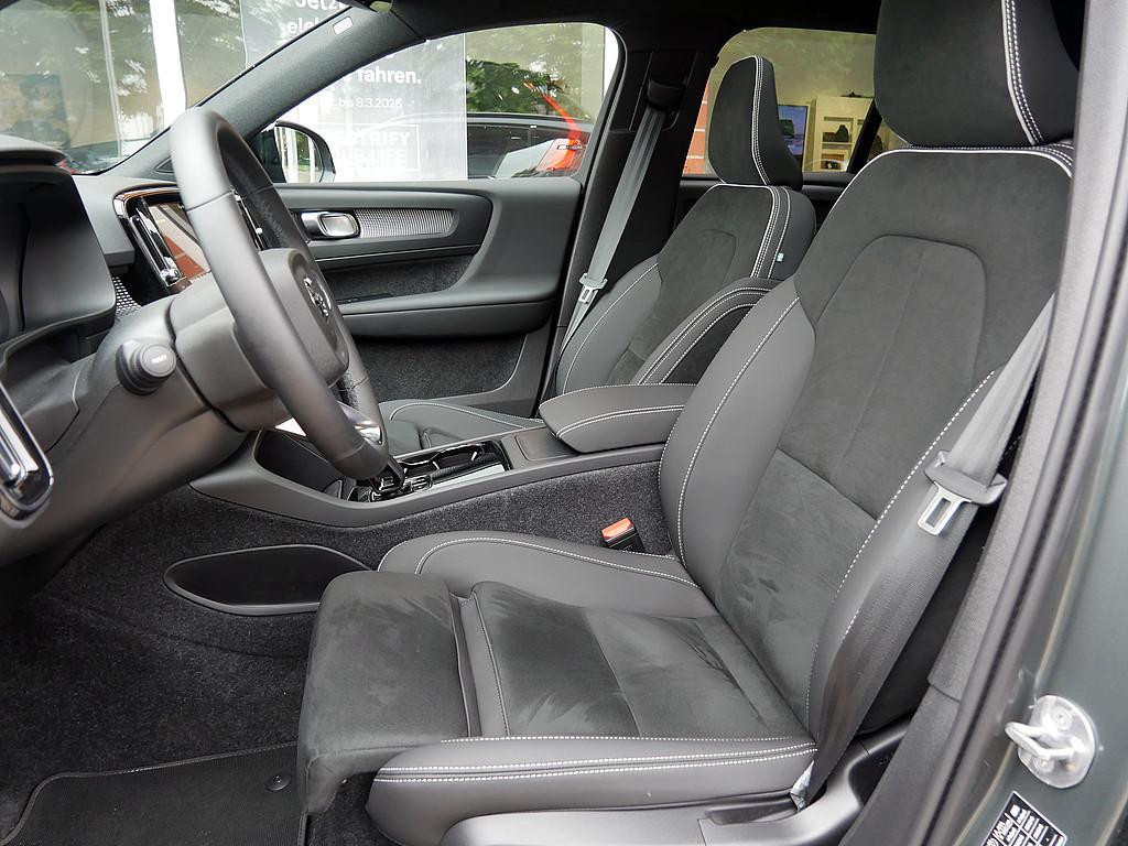 Volvo EX40