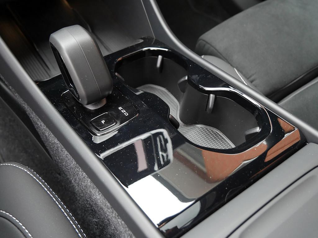 Volvo EX40