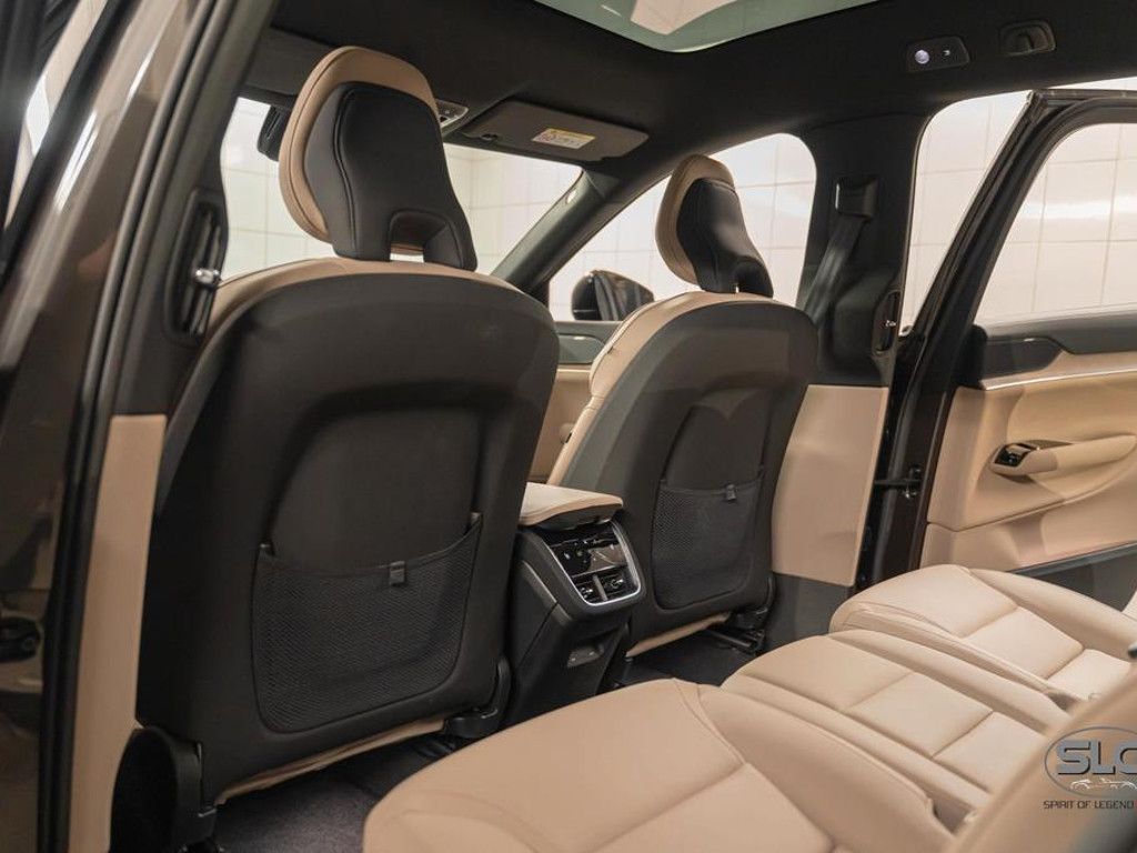 Volvo EX90