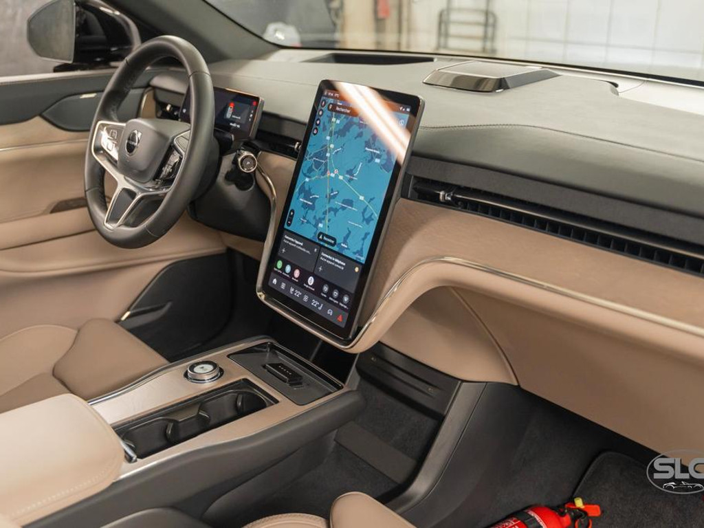 Volvo EX90