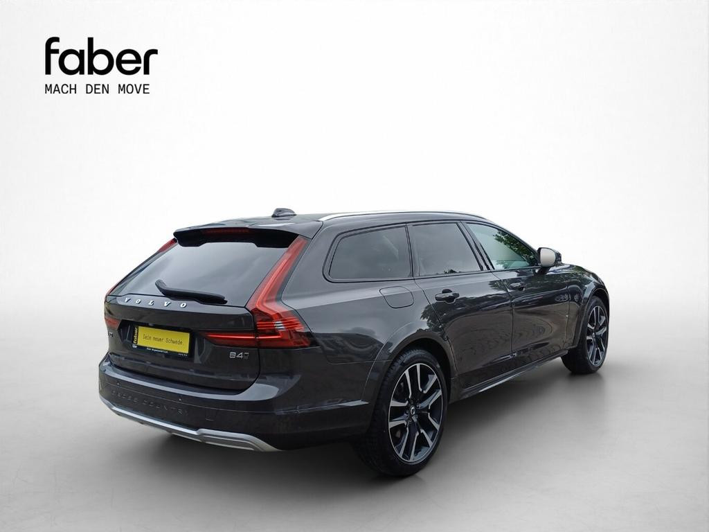 Volvo V90 Cross Country