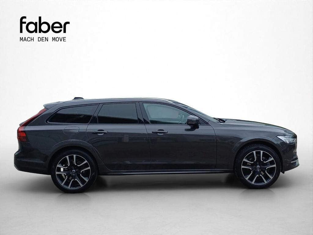 Volvo V90 Cross Country