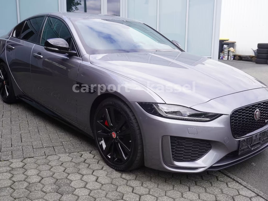 Jaguar XE R-Dynamic