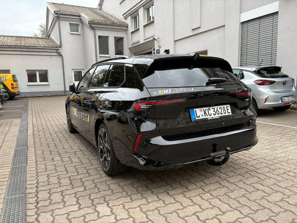 Opel Astra Sports Tourer Innovation Ultimate Hybrid