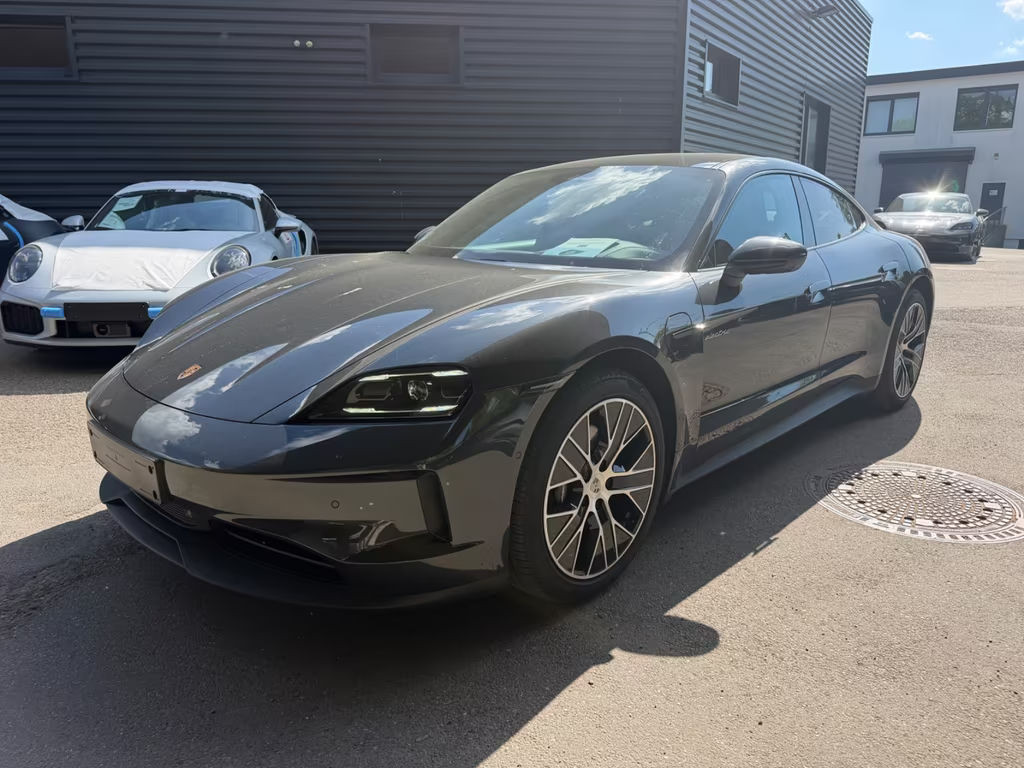 Porsche Taycan Luft/Pano/HeadUp/Abstand