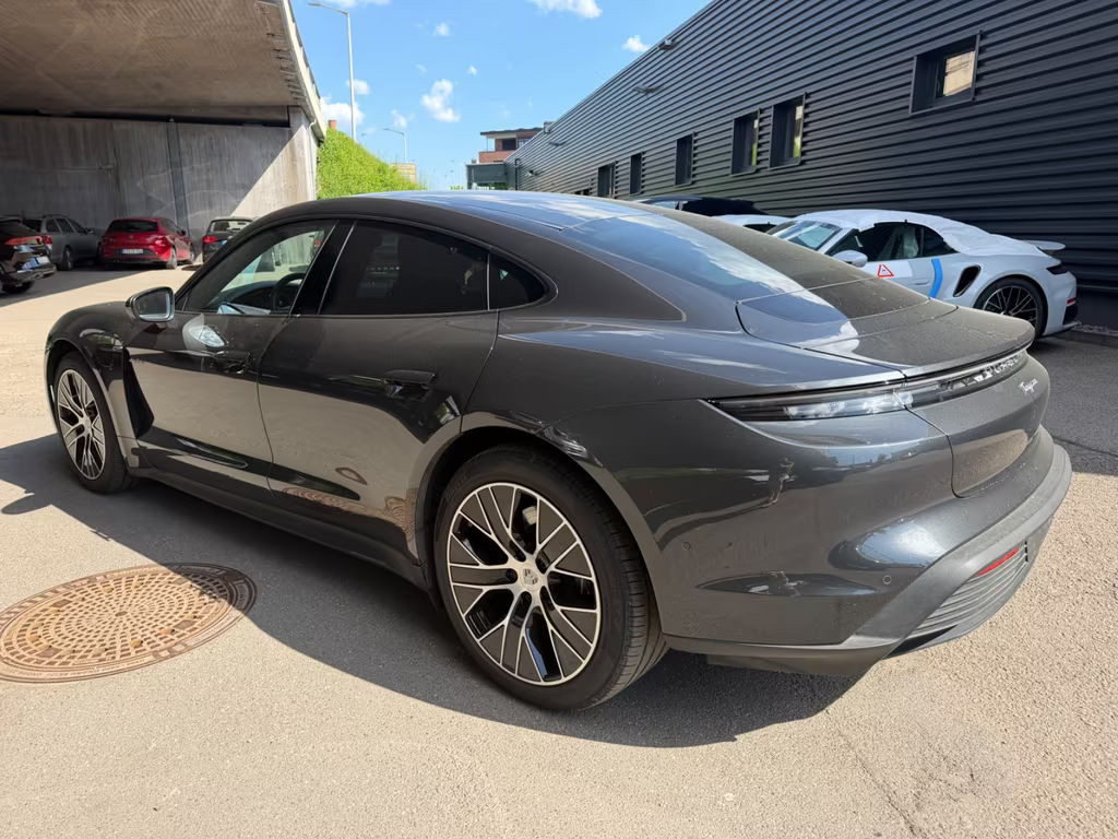 Porsche Taycan