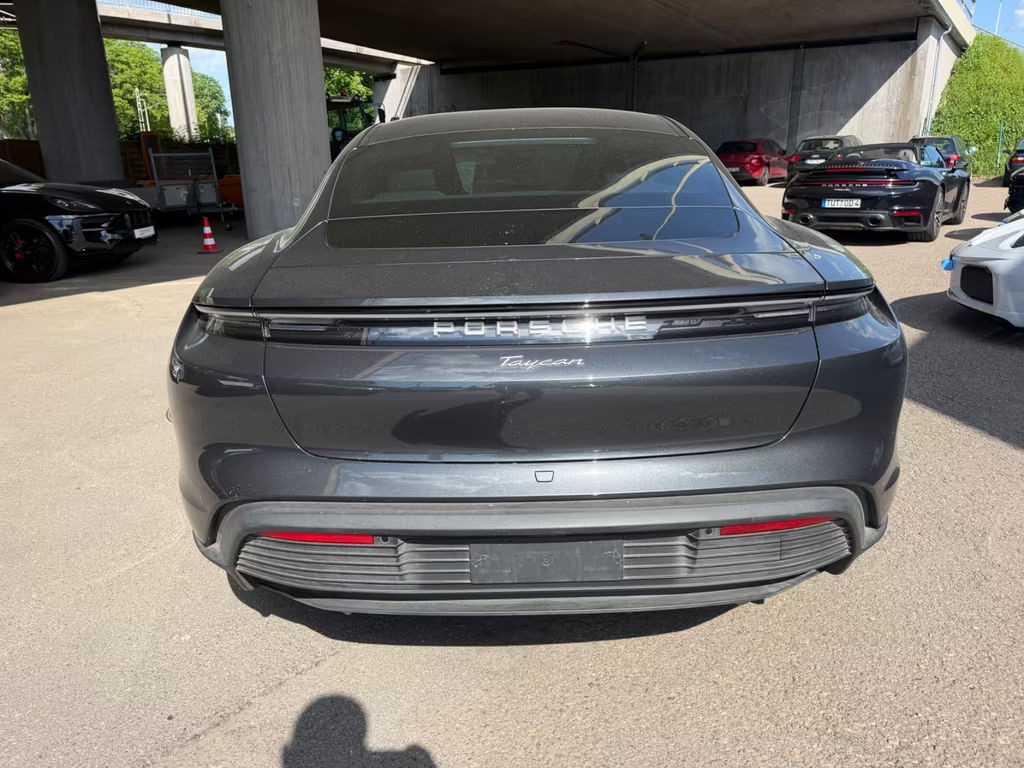 Porsche Taycan