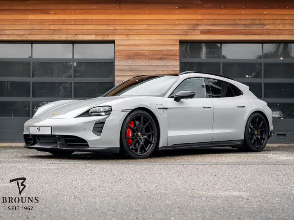 Porsche Taycan GTS Sport Turismo