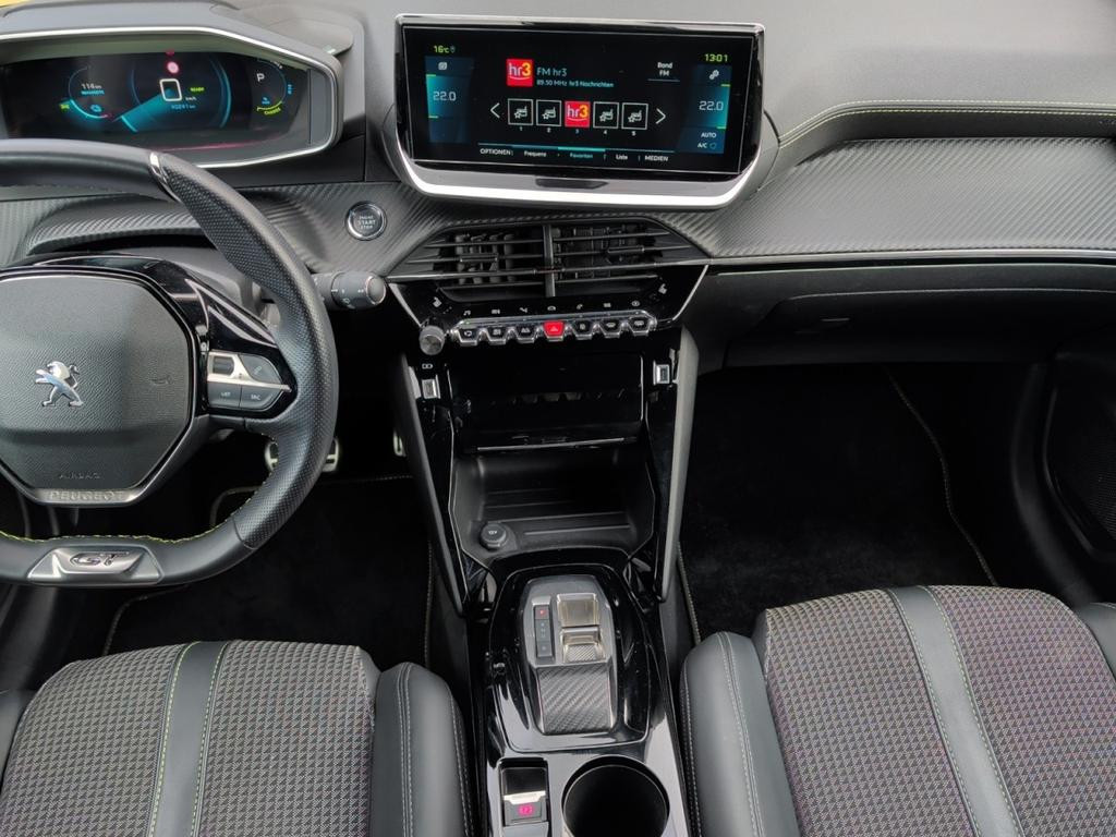 Peugeot e-208