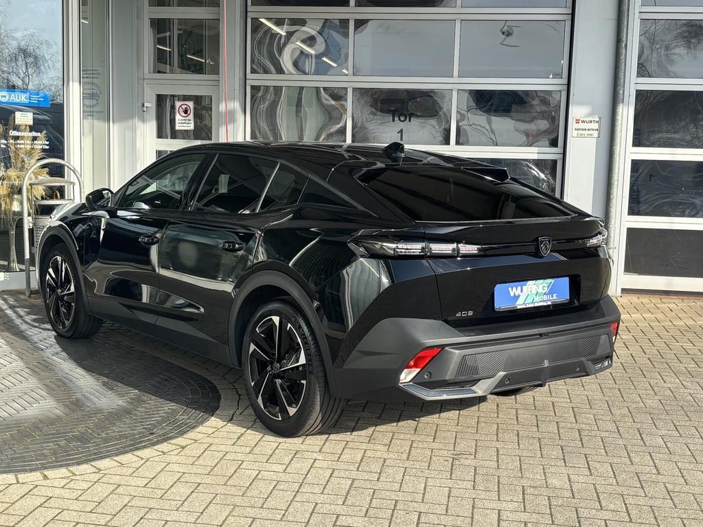 Peugeot 408
