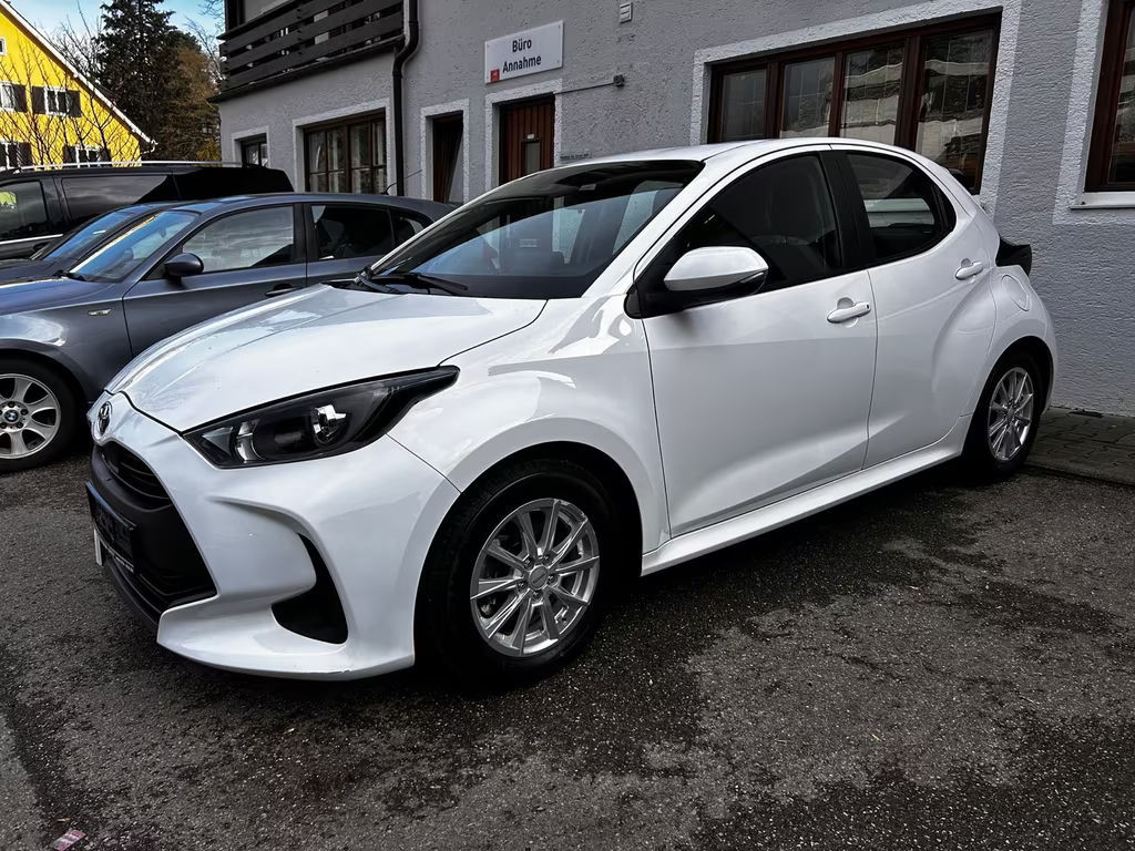 Toyota Yaris Business Hybride