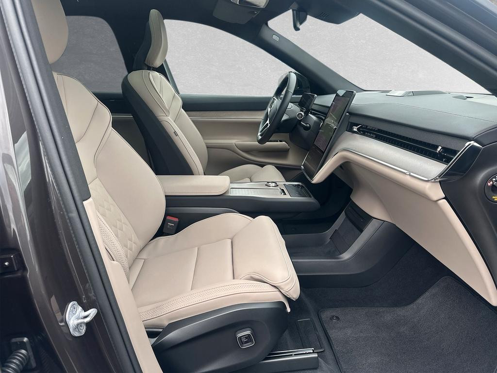 Volvo EX90