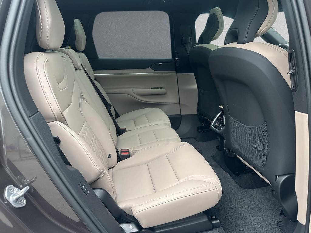 Volvo EX90
