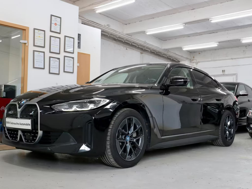 BMW i4 Sedan