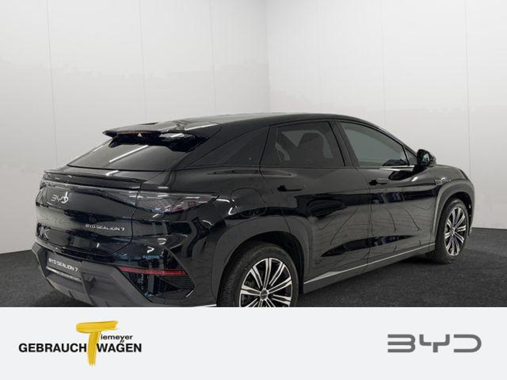 BYD Sealion 7