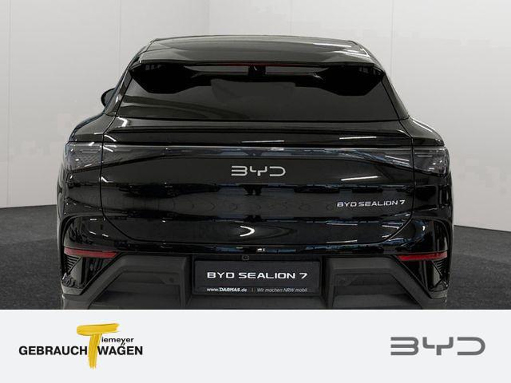 BYD Sealion 7