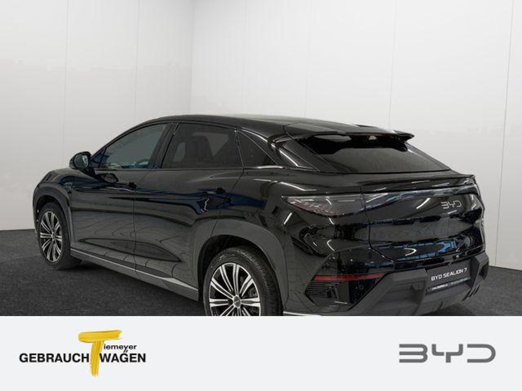 BYD Sealion 7