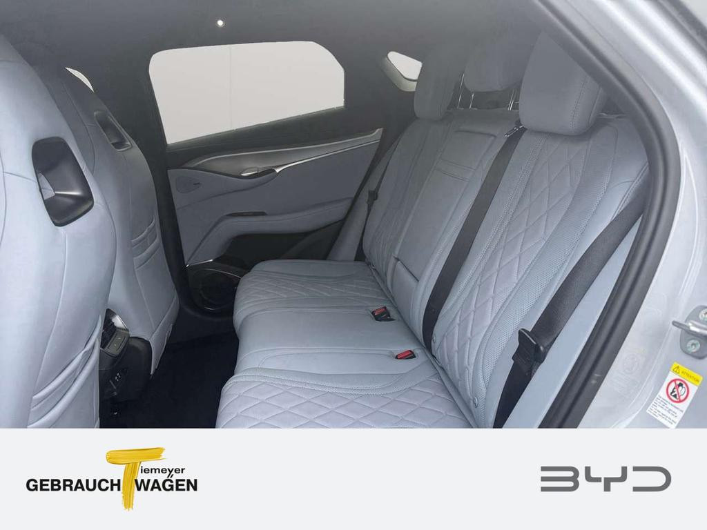 BYD Sealion 7