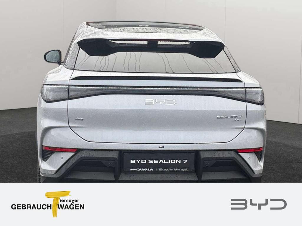 BYD Sealion 7