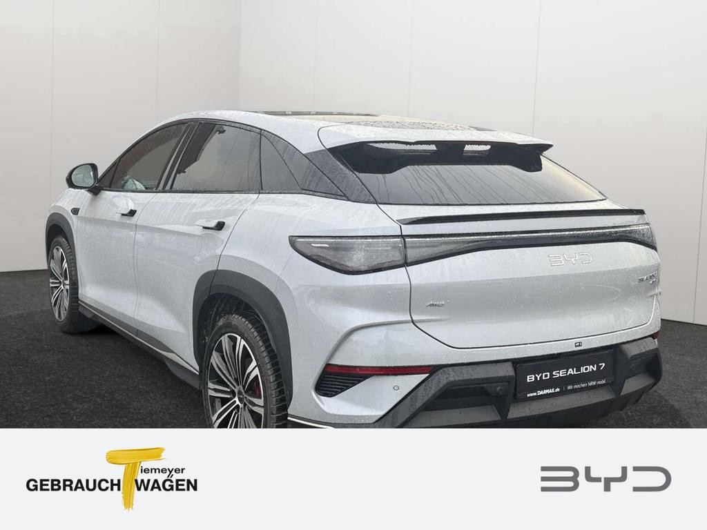 BYD Sealion 7