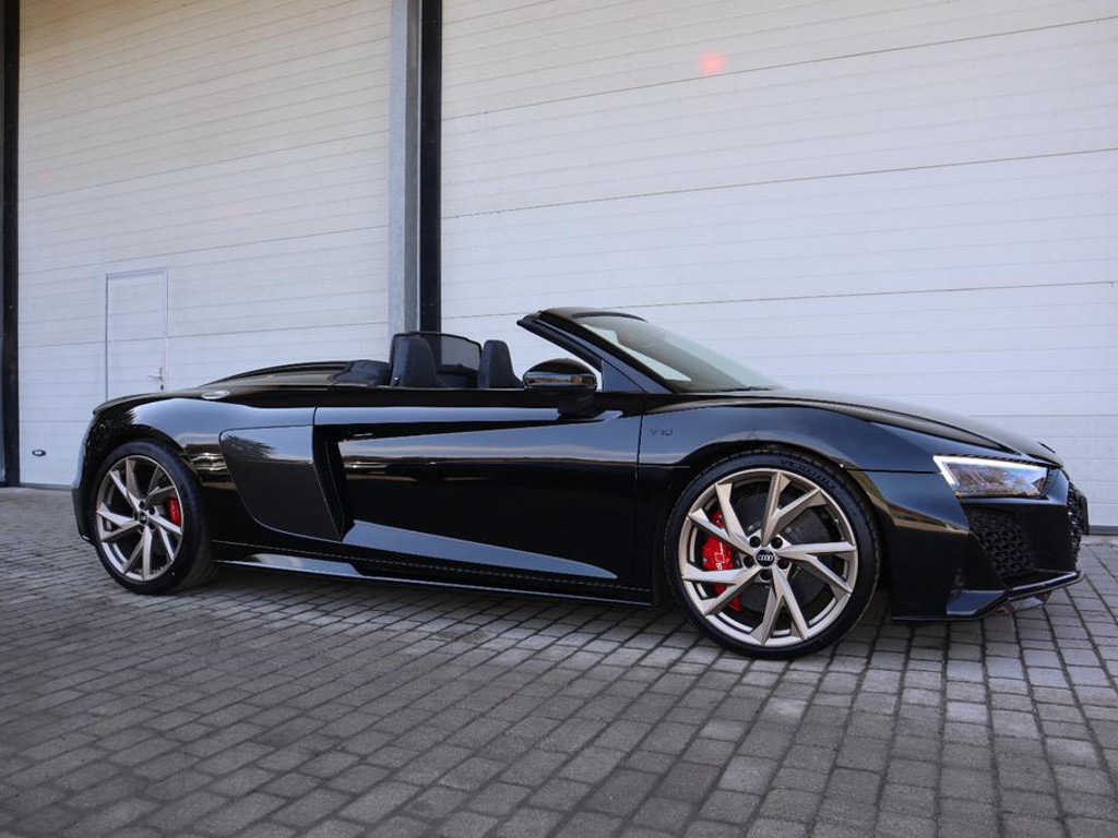 Audi R8