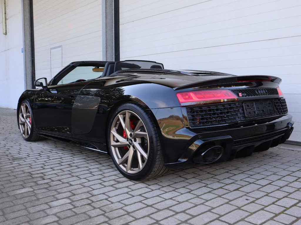 Audi R8