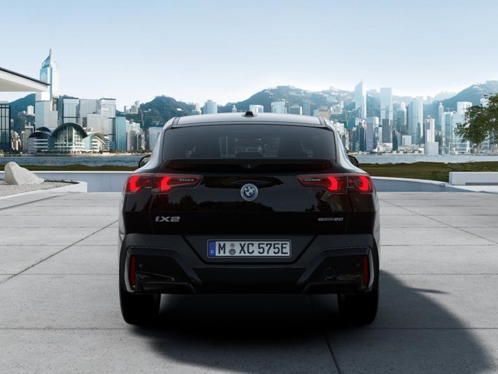 BMW iX2