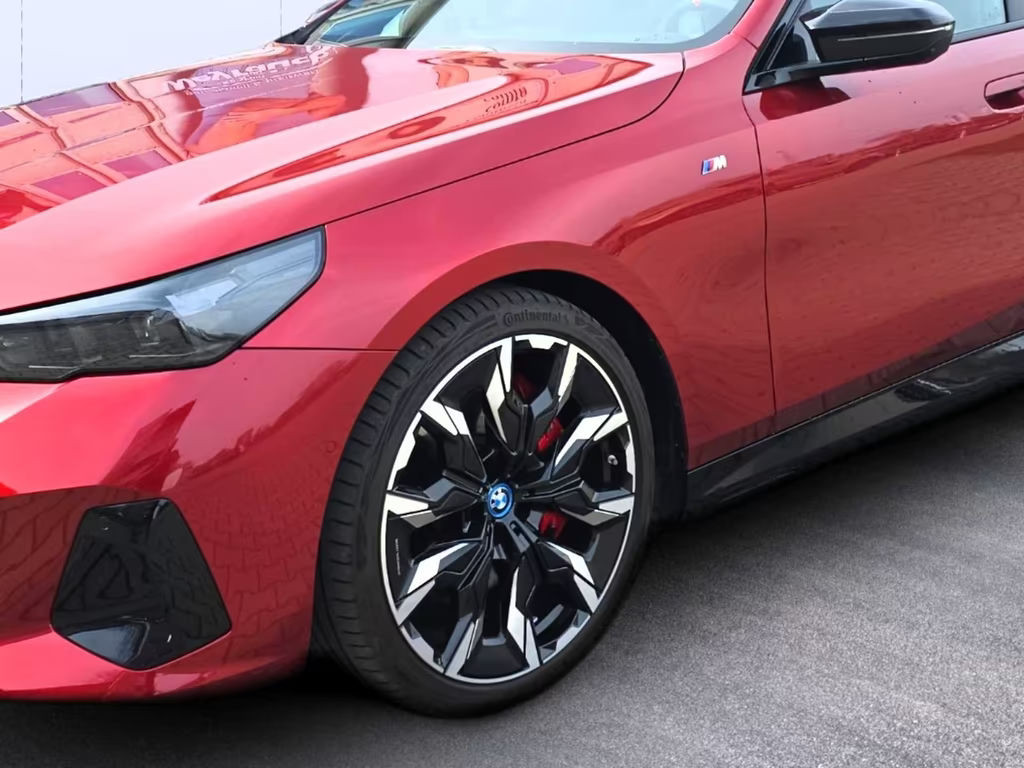BMW i5