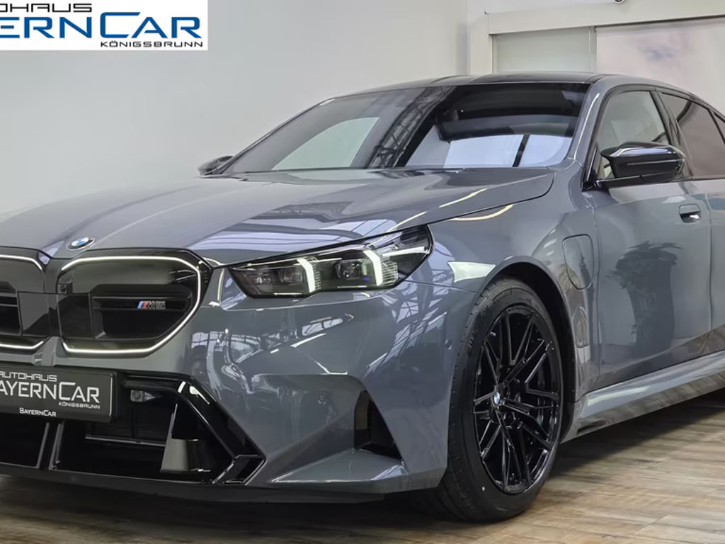 BMW M5 Sedan
