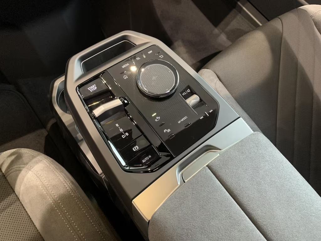 BMW iX